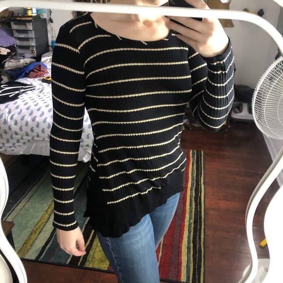 Black and white striped sweater with a tunic style - Picture 2 of 7